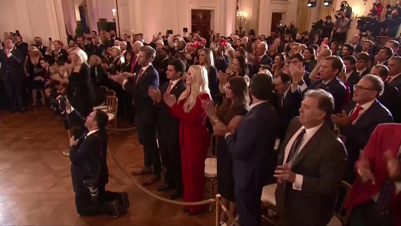Usa 2020, i sostenitori in presenza per le prime parole di Trump: tutti senza mascherina
