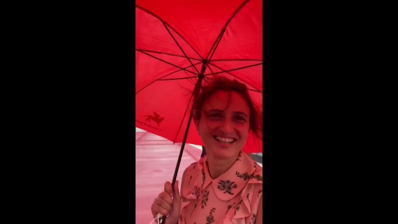 Alice Rohrwacher e JR, al Lido un tappeto rosso musicale molto speciale