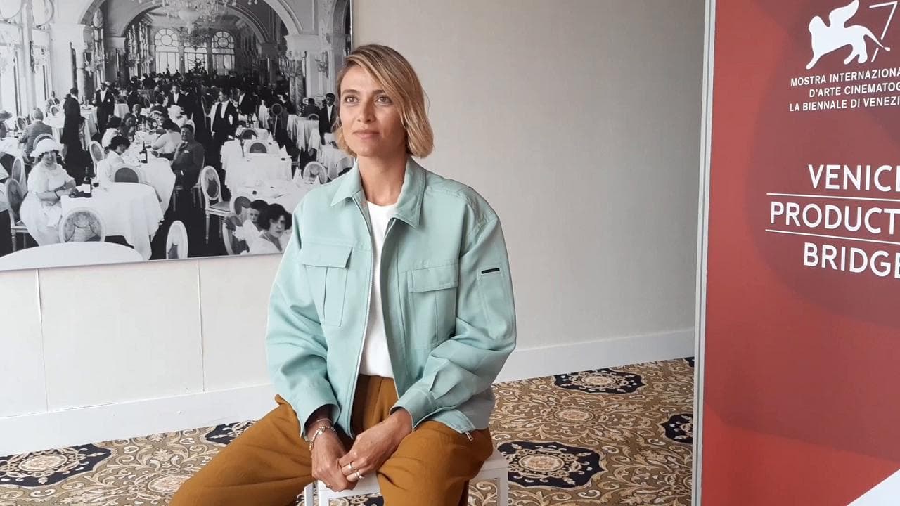 Venezia77, la madrina Anna Foglietta: "Un'edizione così non c'è mai stata e speriamo non ci sia mai più"