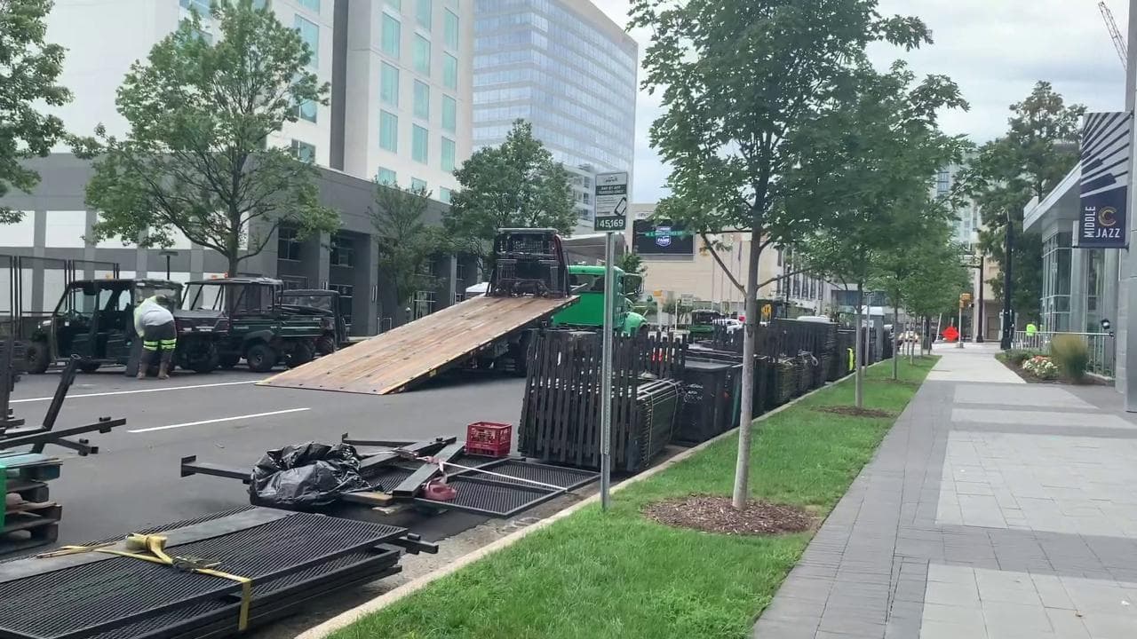 Charlotte, la convention Gop sbaracca: si sposta tutto a Washington