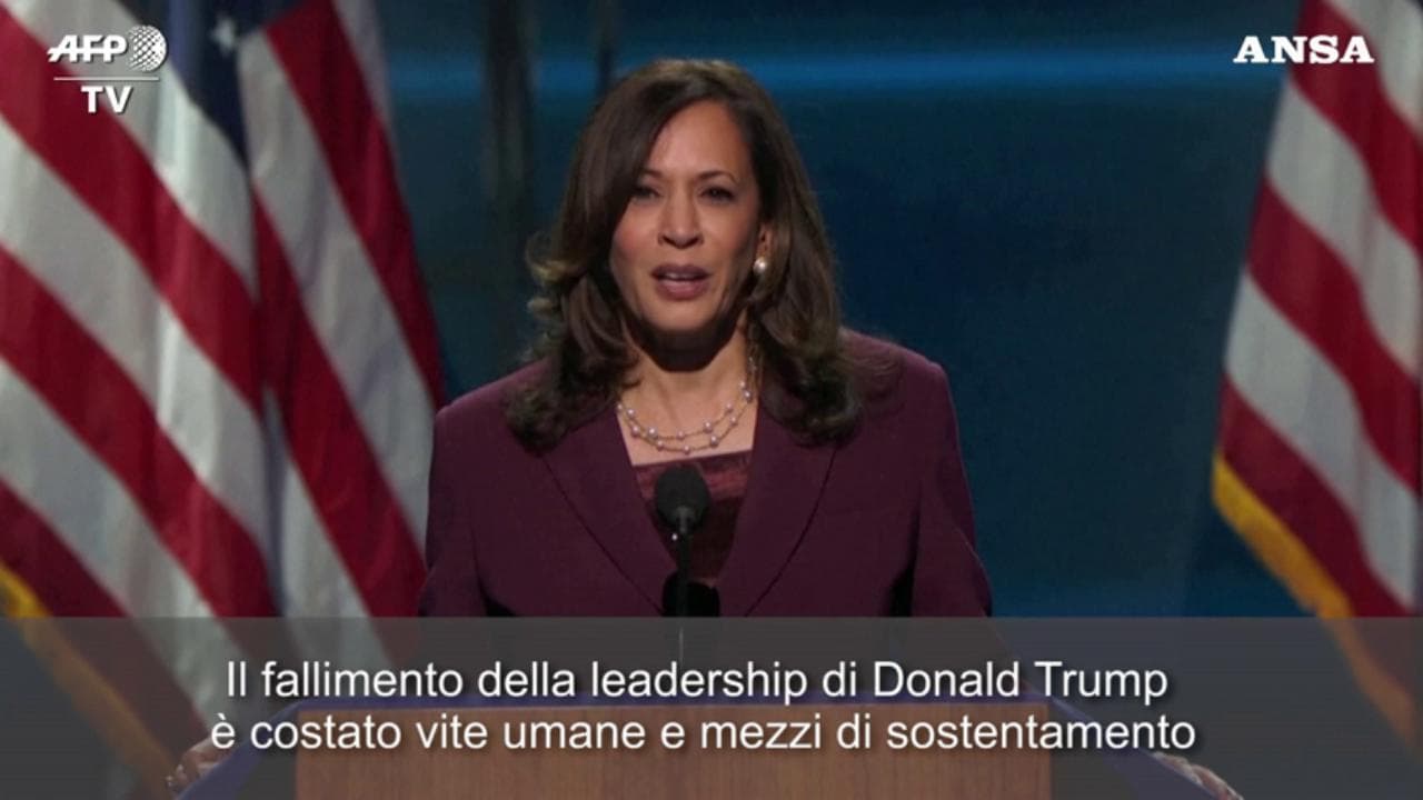Convention dem, la notte di Kamala Harris: "Il fallimento di Trump è costato vite umane"
