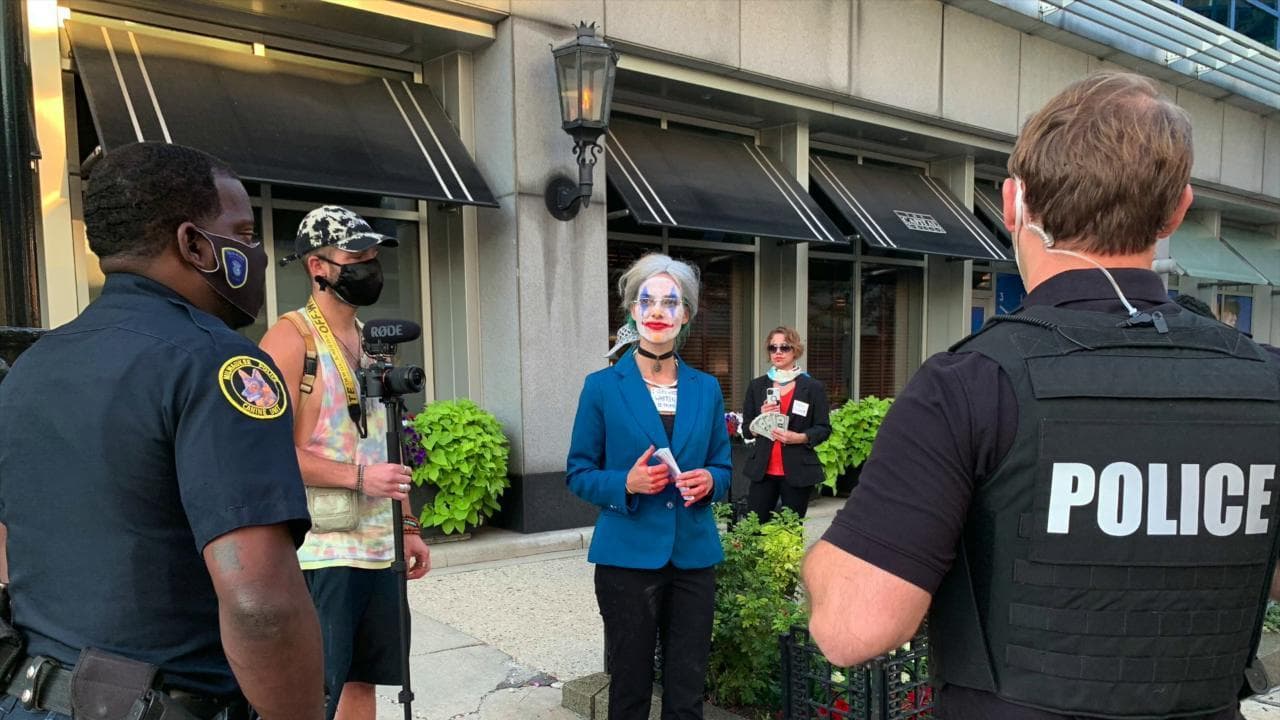 Convention democratica, attivisti per l'ambiente fermati dalla polizia a Milwaukee