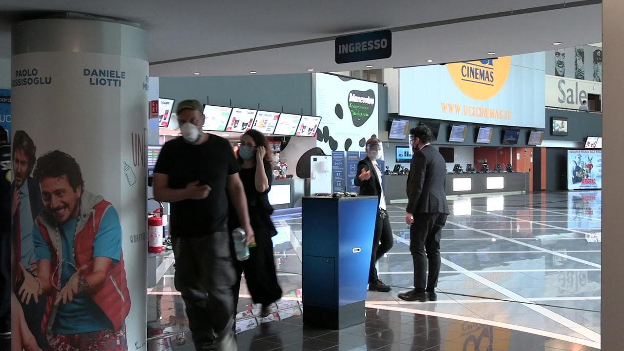 Fase 3, a Milano si torna al cinema: "Eravamo in crisi di astinenza"