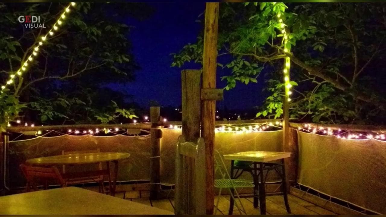 Umbria, a Todi un mini-ristorante per cenare sugli alberi