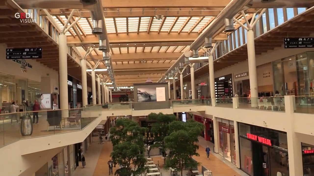 Fase 2, riparte ad Arese uno dei centri commerciali più grandi d'Europa: 'semafori' nei bagni e monitoraggio delle entrate