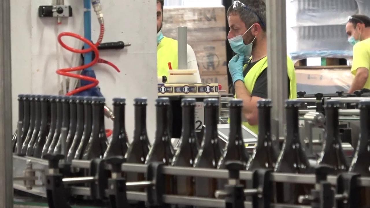 Fase 2, il birrificio si reinventa: stop al bancone. Le degustazioni si fanno online (e all'aperto)