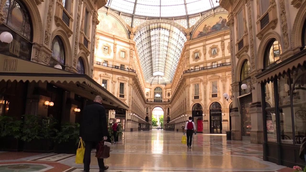 Fase 2, la difficile riapertura della Galleria di Milano: "Impossibile lavorare senza turisti"