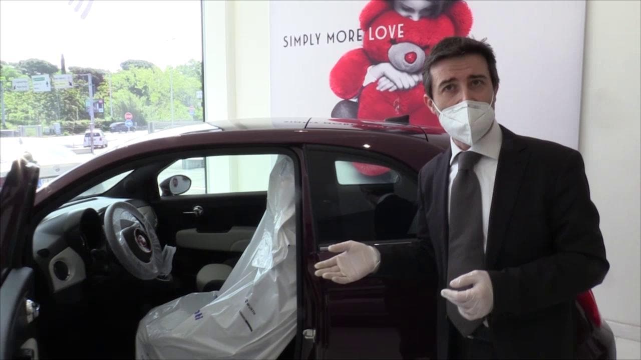 Così si torna a comprare un'auto: coprisedili usa e getta, vetture igienizzate e il test drive si fa da soli
