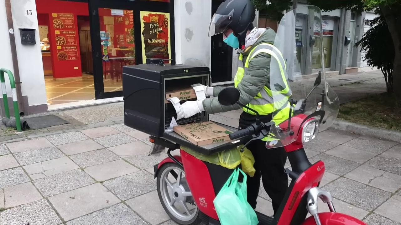 Coronavirus, da Rovigo a Bergamo, così i ristoranti del nord ripartono dal delivery: "Tanta paura, ma ora profitti aumentati"