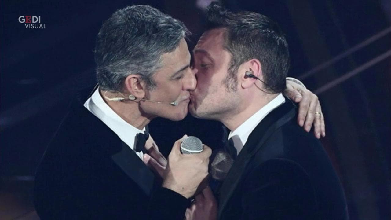 Sanremo 2020, dal bacio tra Fiorello e Tiziano Ferro alla squalifica di Morgan e Bugo: i momenti imperdibili della quarta serata