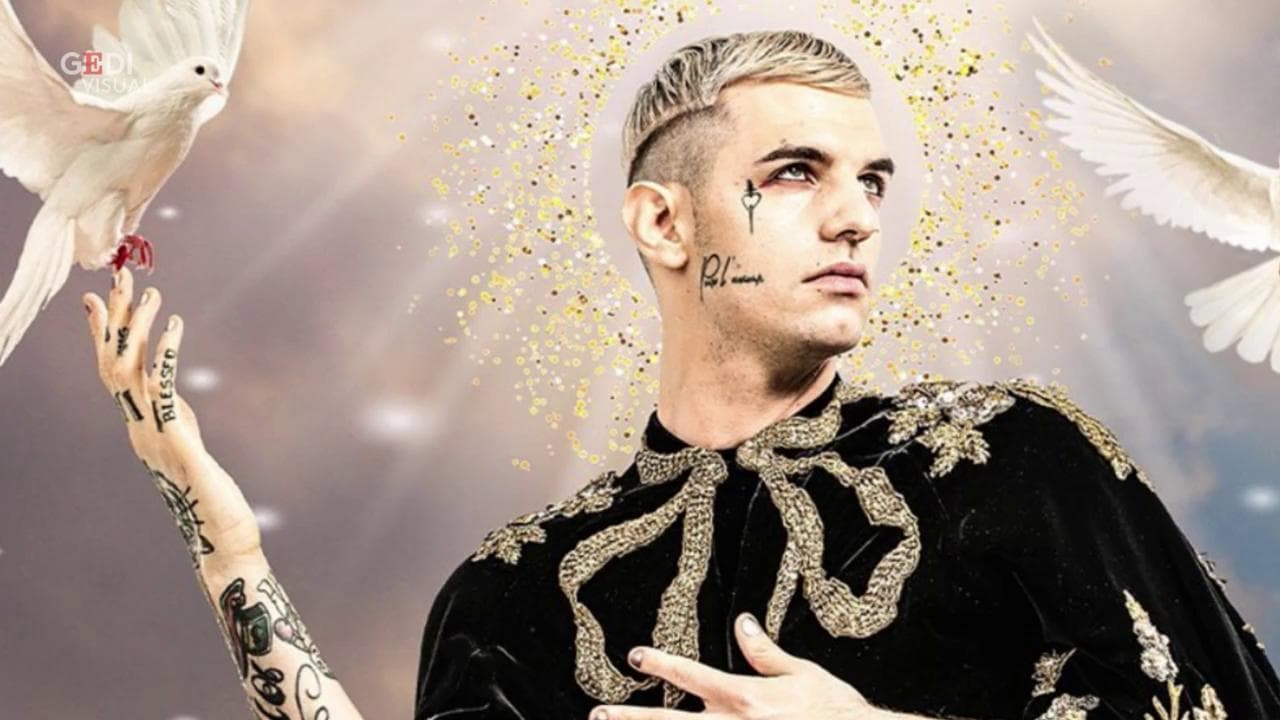 Sanremo 2020, Achille Lauro si spoglia sul palco: "Come San Francesco"