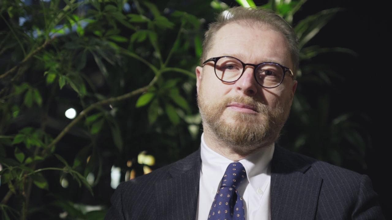La svolta della Philip Morris, Sidoli: "Con la sigaretta elettronica meno danni, ma sognamo un mondo senza fumo"