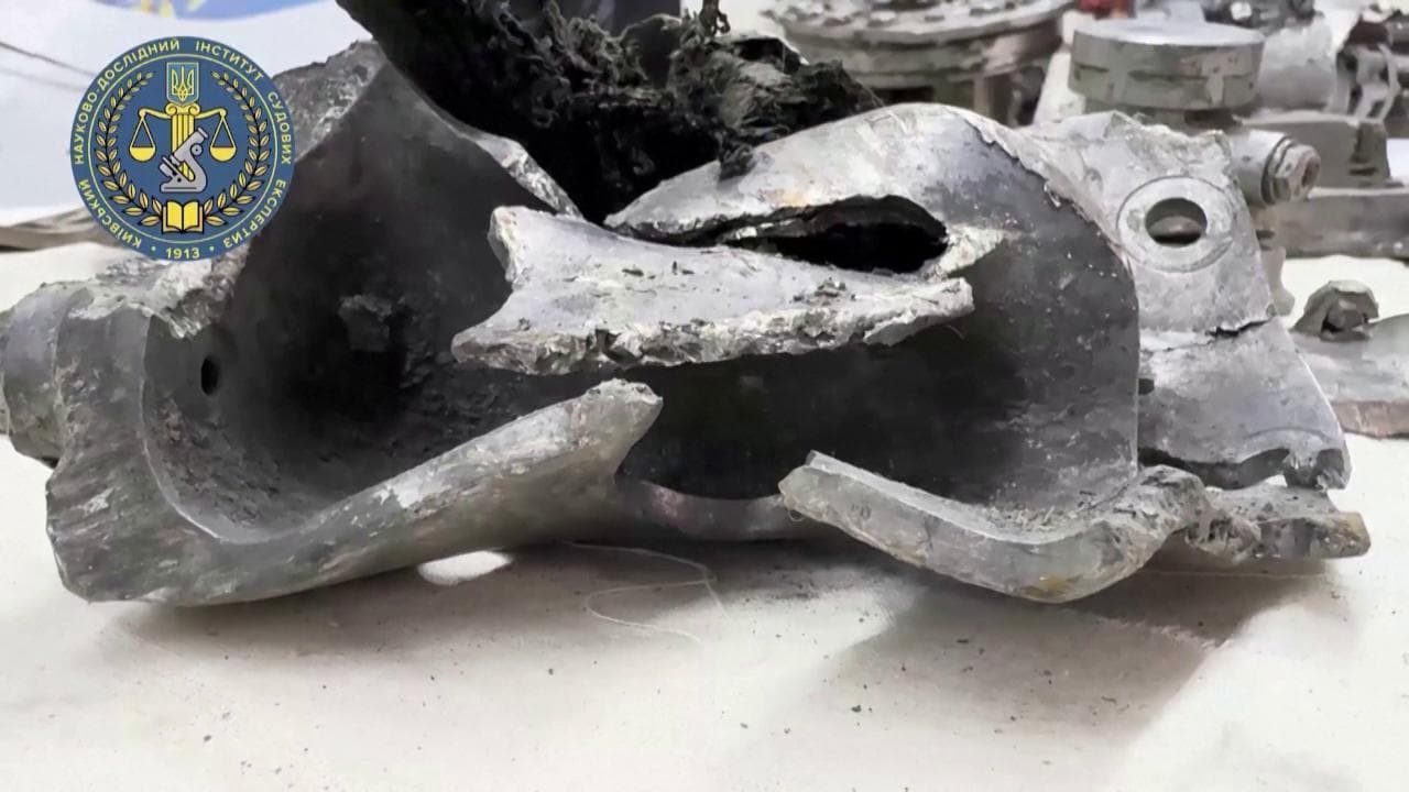 Kiev, istituto di ricerca: "Ecco i resti del missile ipersonico Zirkon usato dai russi"