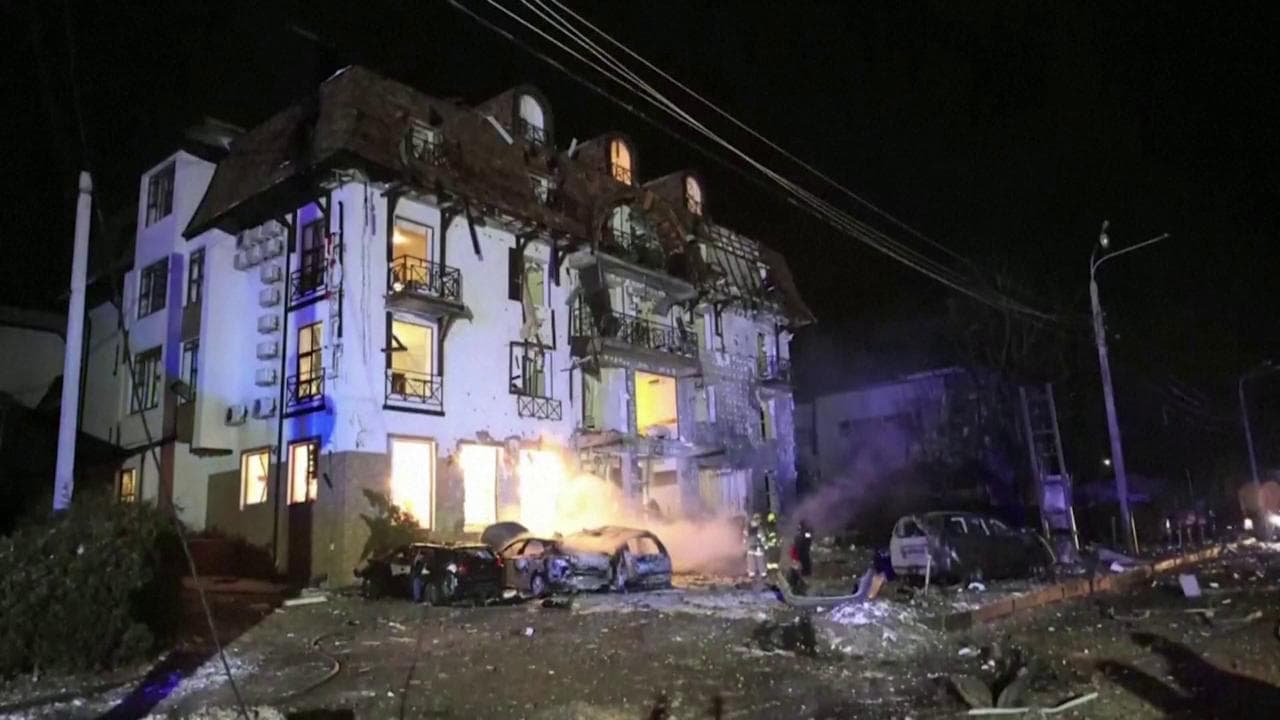 Ucraina, missili su Kharkiv: undici feriti tra cui due giornalisti turchi