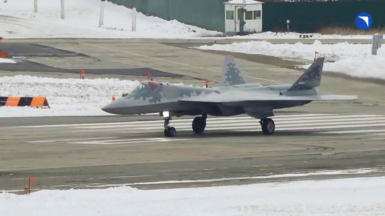 I nuovi supercaccia russi avversari di top gun verso il fronte