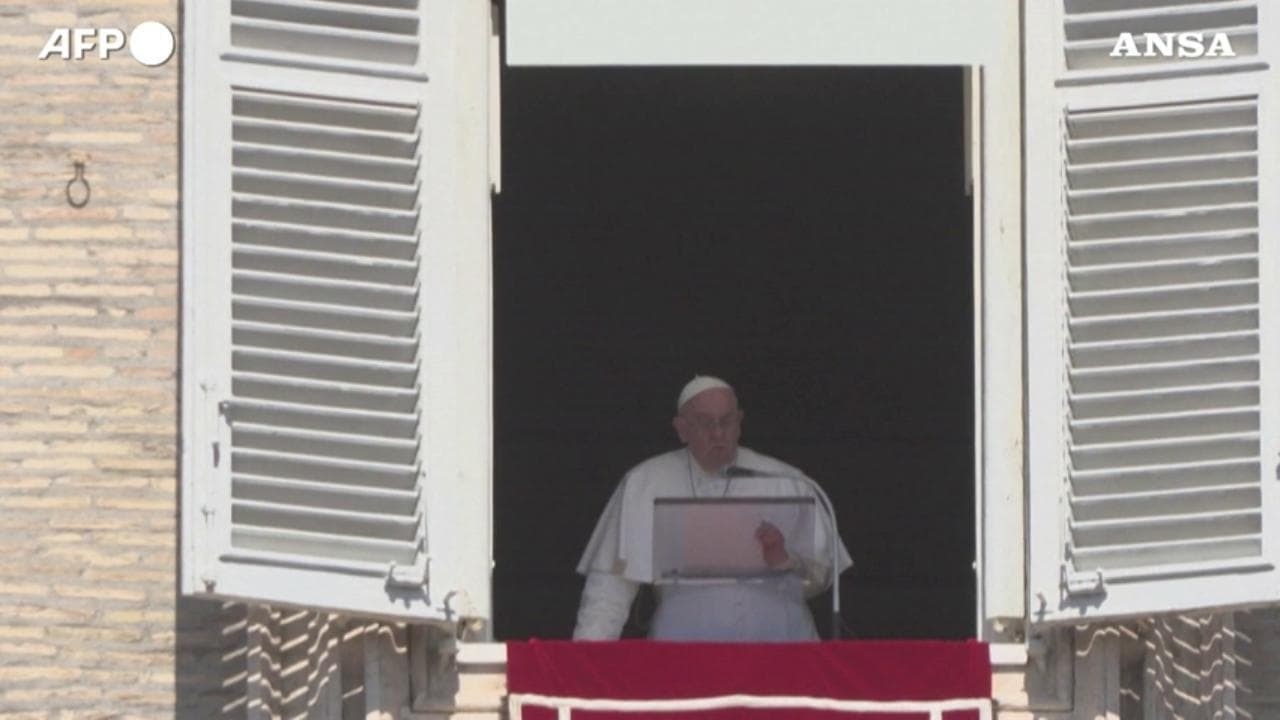 Papa Francesco ricorda l'accordo di Belfast: "Prego affinché  l'intesa di 25 anni fa si consolidi"