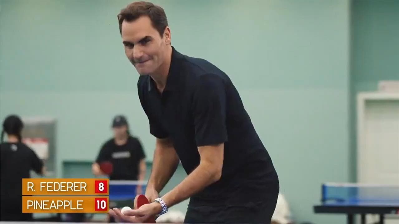 Roger Federer perde con una bambina di nove anni e rischia di colpirla con un rovescio