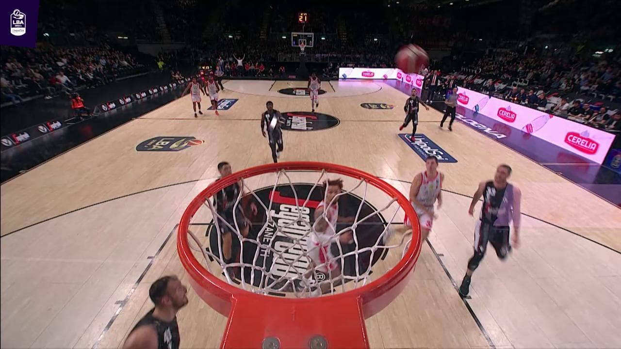 Basket serie A, gli highlights di Segafredo Bologna - Estra Pistoia