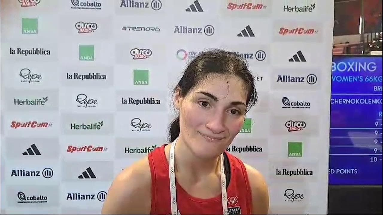 Boxe, per Angela Carini vittoria e lacrime: "Lo dovevo a mio padre"