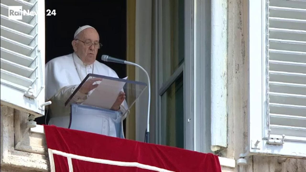 Il pensiero di Papa Francesco per Giovanni Paolo II, "oggetto di illazioni offensive e infondate"