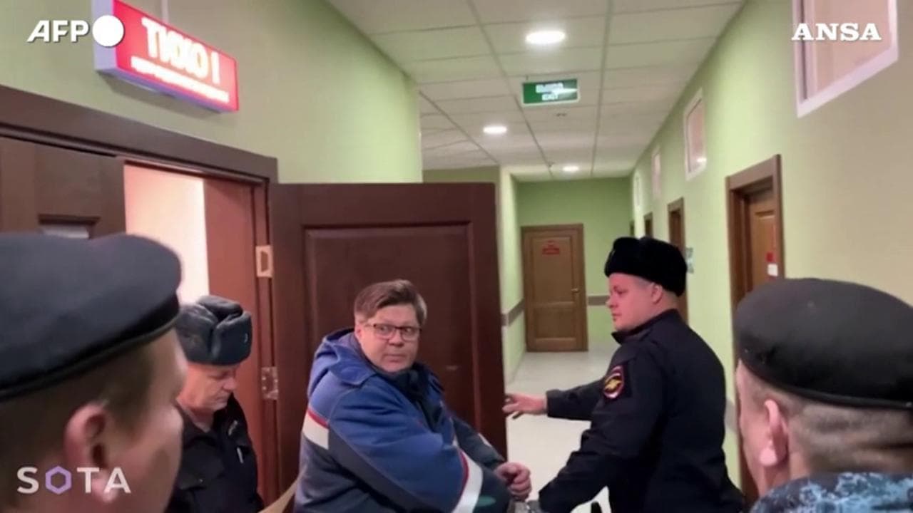 Condannato un attivista russo che aveva denunciato i crimini dell'esercito in Ucraina