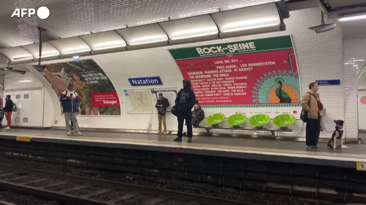 Pesce d'aprile "olimpico" in metropolitana a Parigi: come sono stati cambiati i nomi alle stazioni