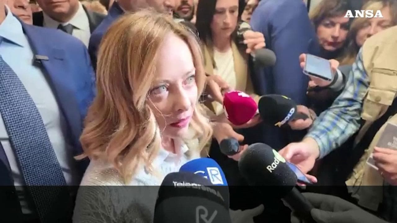 Meloni: "Ferma condanna del G7 all'attacco iraniano, siamo preoccupati ma ora serve lucidità e unità di intenti"