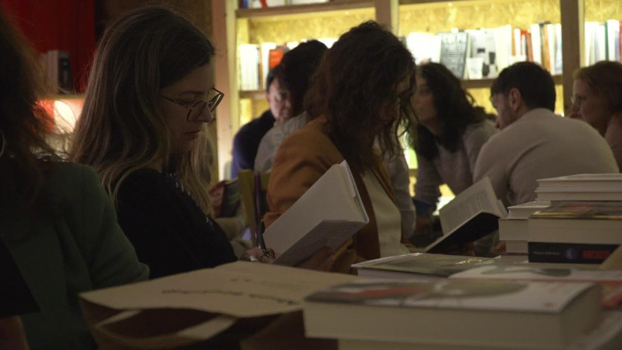 Niente cellulari, solo libri: è il party letterario di Tlon