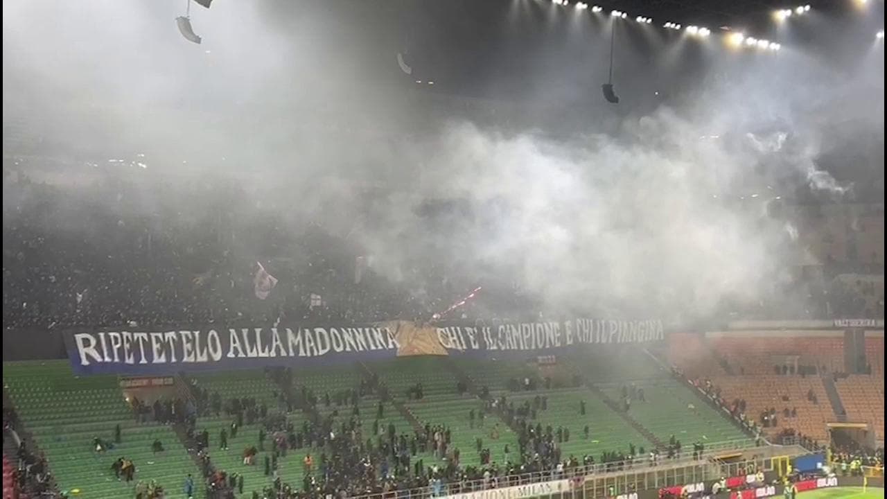 San Siro, la musica tecno a tutto volume alla fine del derby che ha dato lo scudetto all'Inter