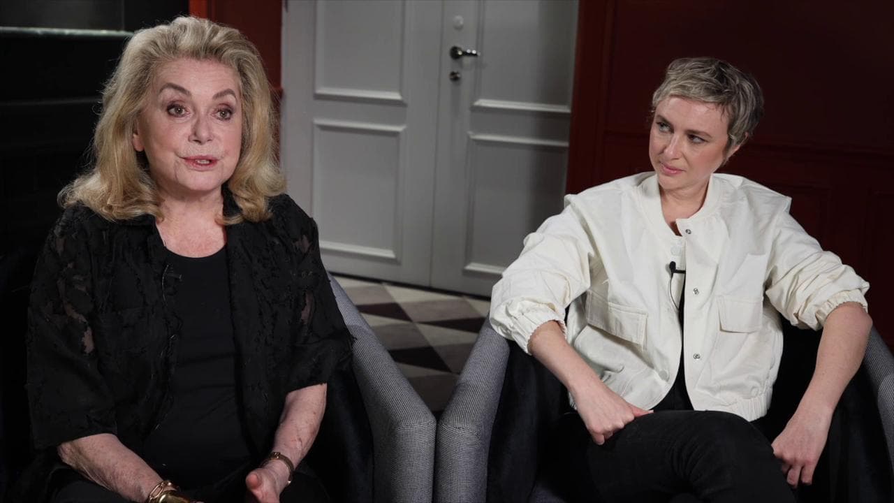 Catherine Deneuve al cinema con 'La moglie del presidente': "Anche io, come Bernadette Chirac, ho sempre difeso la mia privacy dai media"