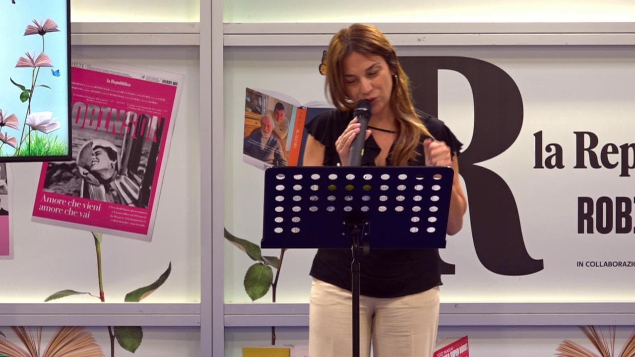 Arena Robinson - 'Parlo per te, sorella': il monologo di Viola Ardone