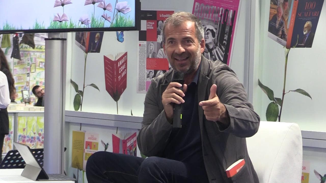 Arena Robinson - Paolo Berizzi: "In Italia il fascismo è stato sconfitto militarmente ma non culturalmente"