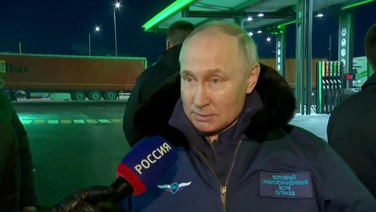 Putin risponde agli insulti di Biden: "Preferisco comunque lui a Trump"