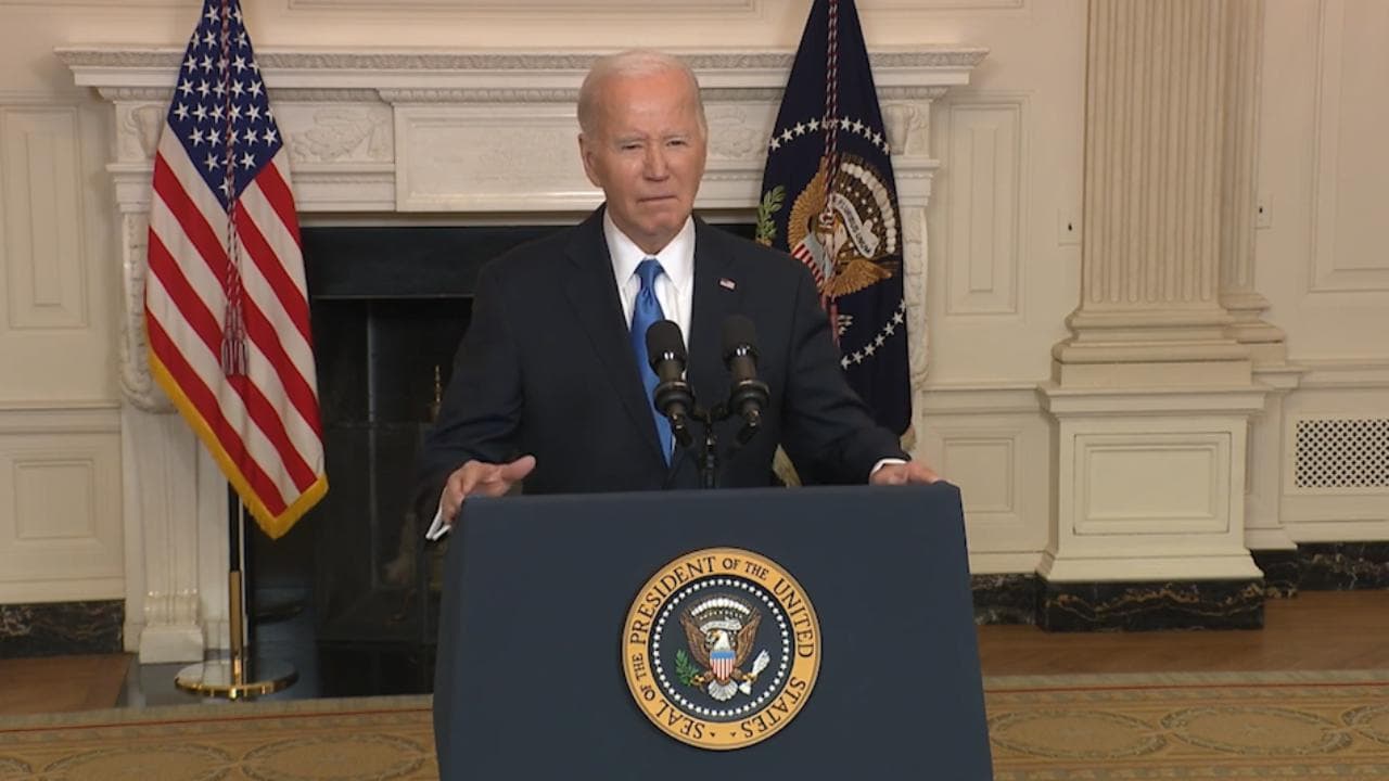 Usa, Biden attacca Trump: "Si è inchinato davanti a Vladimir Putin, è antiamericano"