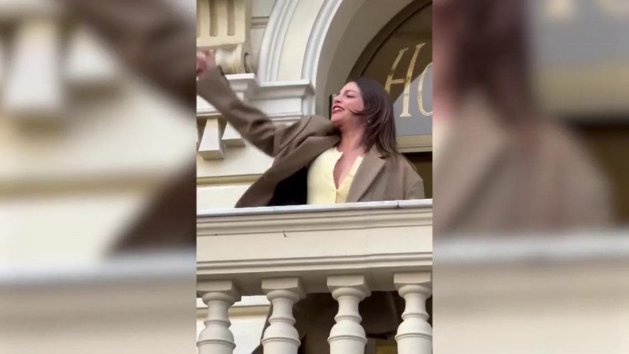 Sanremo, Emma saluta i fan per il lancio di "Apnea"