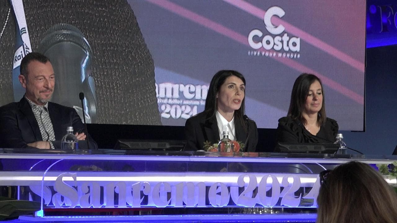 Giorgia ai giornalisti: "Vorrei non fosse necessario sottolineare la differenza uomo-donna"