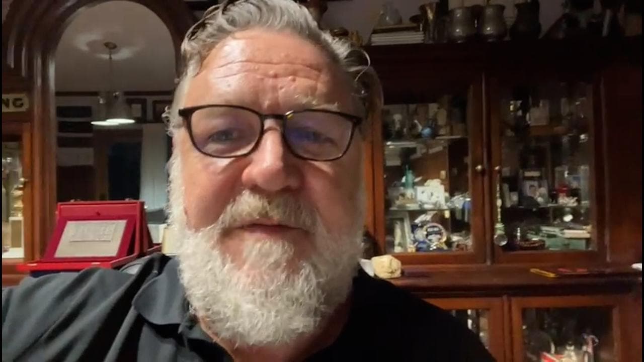 Russell Crowe: "Ci vediamo a Sanremo, al mio segnale scatenate l'inferno"