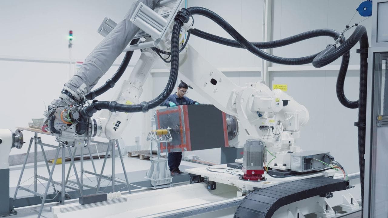 9. I ragazzi di Avetrana e il robot