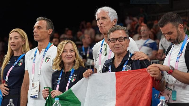 Meloni a Parigi preferisce Eurodisney a Macron: niente bilaterale