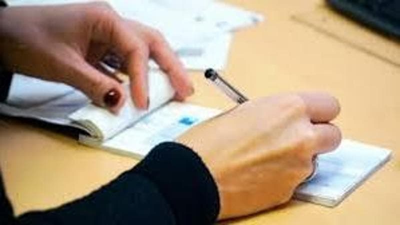 Scompaiono gli assegni, arrivano i nuovi modi di pagamento