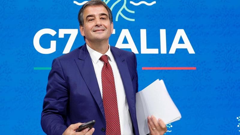 Raffaele Fitto, ministro per gli Affari Europei, le politiche di coesione e il PNRR, durante una conferenza stampa al termine della presentazione del piano strategico per la ZES unica per il Mezzogiorno, Palazzo Chigi, Roma 26 luglio 2024. ANSA/FABIO FRUSTACI