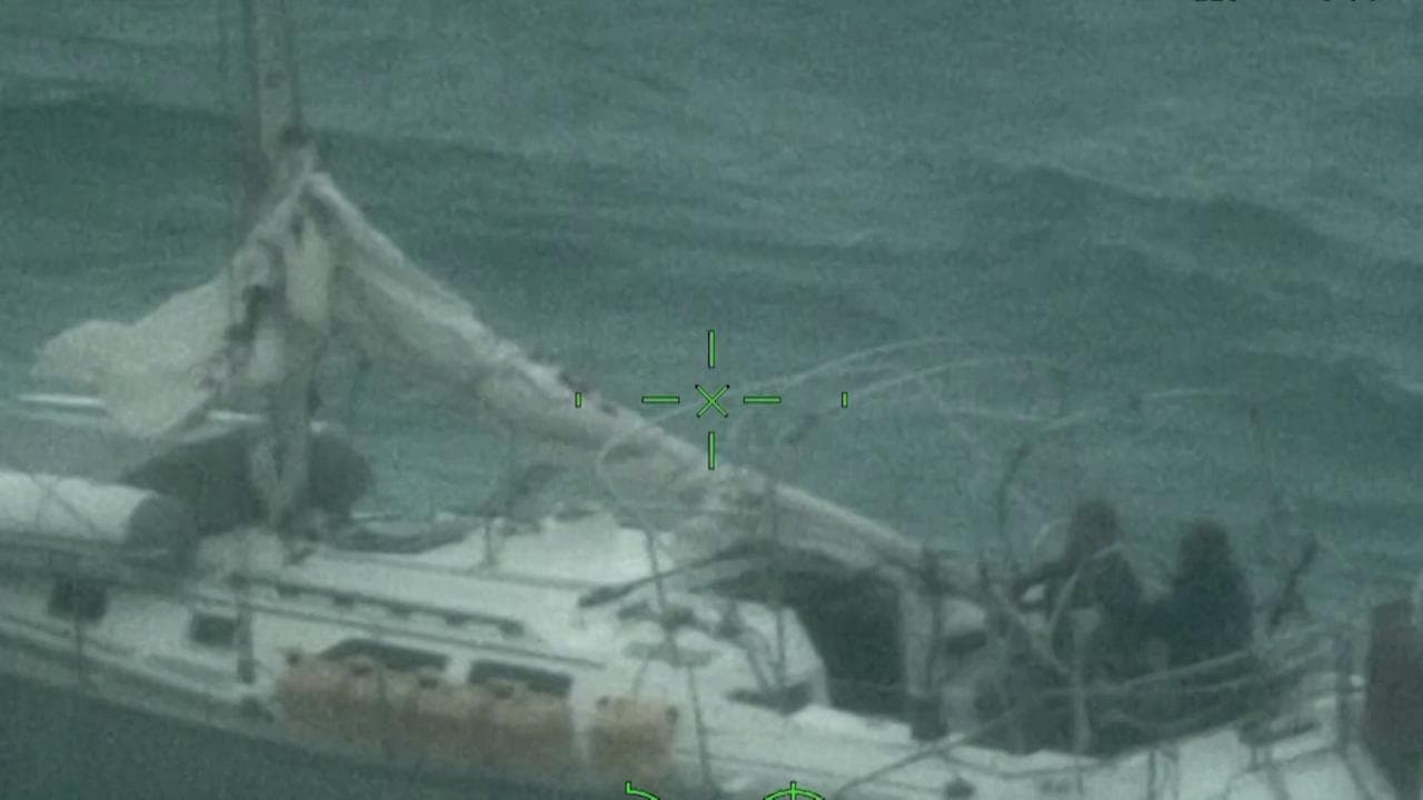 Florida, il salvataggio eroico della Guardia Costiera durante la tempesta Debby