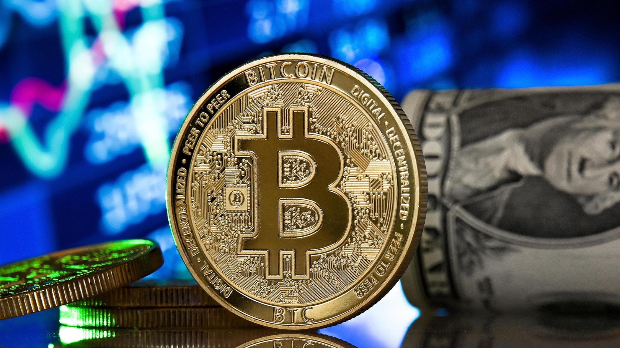 Il Bitcoin crolla, investitori in fuga dal rischio: giù le criptovalute -  la Repubblica