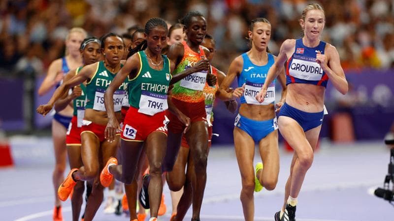 Olimpiadi Parigi 2024, le news di oggi: Nadia Battocletti, un bronzo solo accarezzato nei 5000 metri. Duplantis oro e record del mondo nell'asta. D’Amato e Esposito oro e bronzo alla trave. Trionfo anche nello skeet a squadre con Bacosi e Rossetti.
