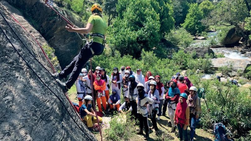 Lezioni pratiche e teoriche per Girls in action - Progetto Swat dell’associazione Mountain Wilderness International. (Fazal Khaliq)