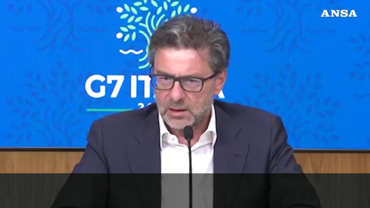 Giorgetti: "Le banche non pagheranno tasse sugli extra profitti, ma sui profitti"