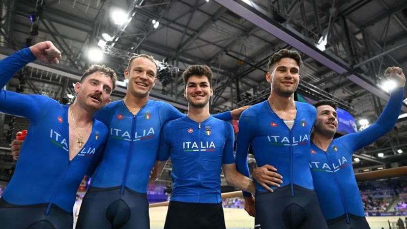 Italia bronzo nell’inseguimento su pista: il quartetto di Ganna ancora sul podio olimpico. “Vale più di un oro”. Quarte le azzurre