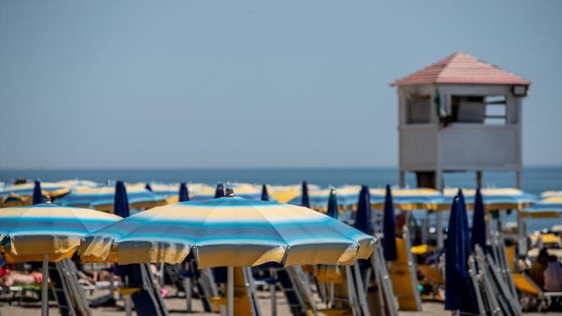 13/06/2022 Ostia, Bagnanti sul litorale di Ostia . Stabilimento, spiaggia attrezzata, lettini, ombrelloni, sdraio