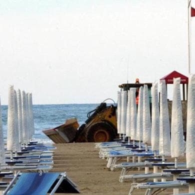 L’autogol della destra che tradisce la sua lobby. Si ferma pure il Papeete