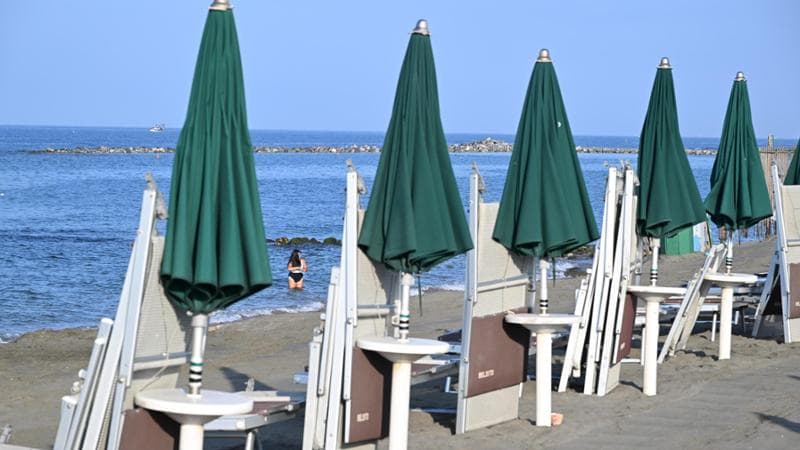 Sciopero dei balneari, scontro dopo lo stop: “Grande adesioni”. I consumatori: “Una sceneggiata”